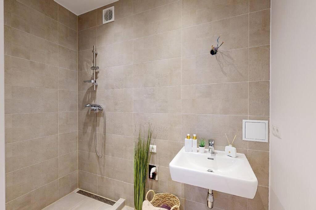 Metro Residence Vienna Luaran gambar